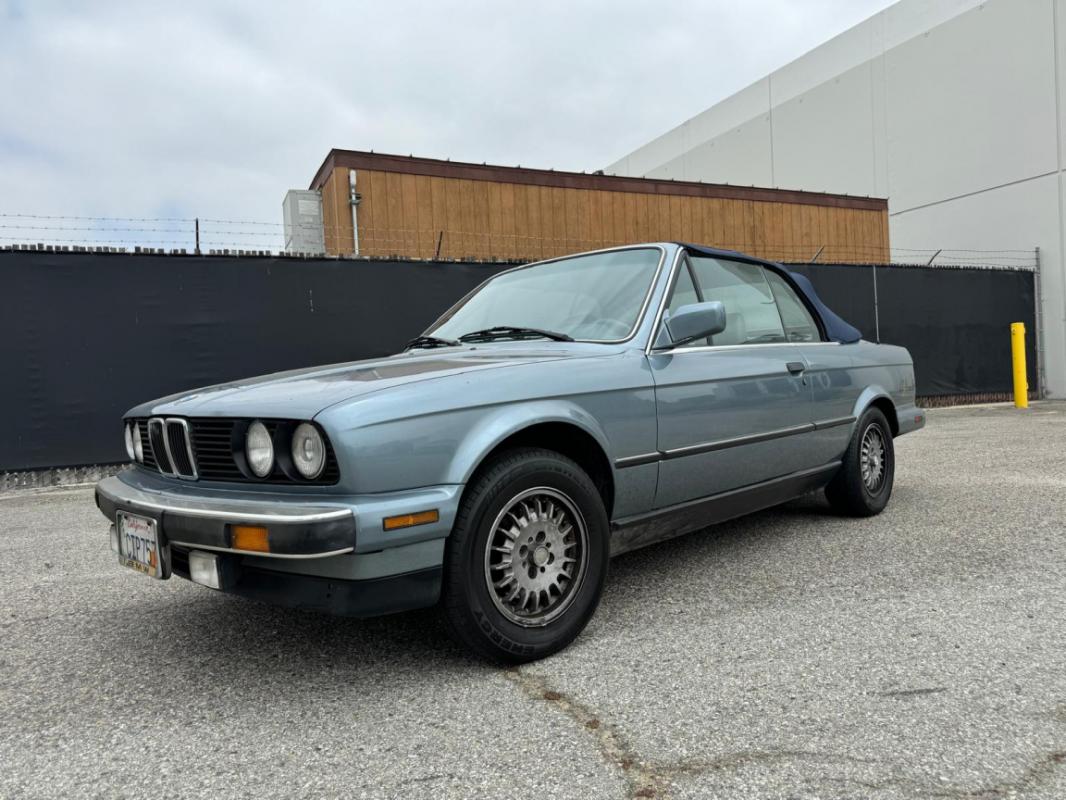 BMW Série 3 325 I E30 CABRIOLET BOITE MECA v6