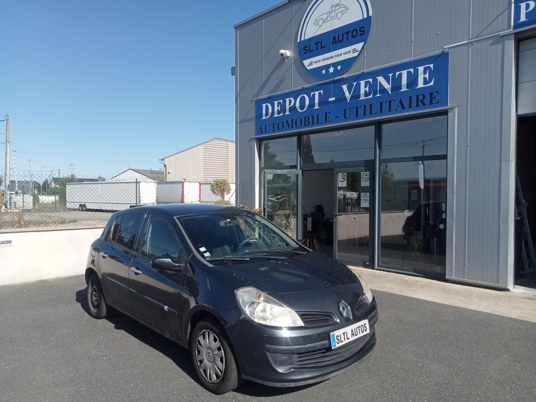 RENAULT CLIO - 3 1.5 DCI 70 CH OFFRE SPECIALE GARANTIE 12 MOIS OFFERTE / REPRISE POSSIBLE (2008)