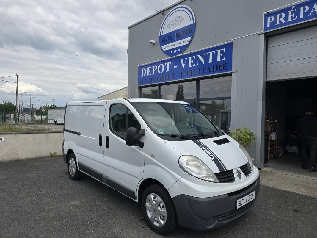 RENAULT TRAFIC - 2.0L 115 CH MOTEUR À CHAINE GARANTIE / REPRISE POSSIBLE (2014)