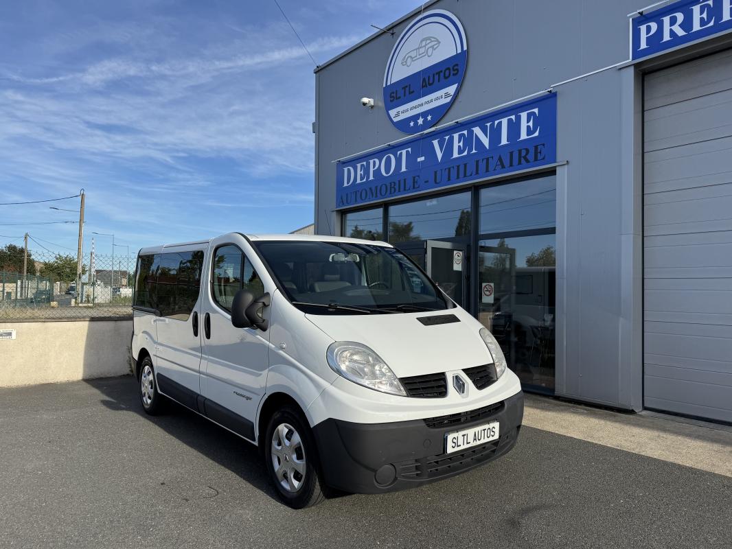 RENAULT TRAFIC - 2.0 DCI 115 CH PASSENGER 9 PLACES GARANTIE REPRISE POSSIBLE (2013)