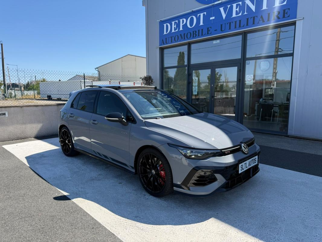 VOLKSWAGEN GOLF - 8.5 GTI CLUBSPORT 2.0 TSI 300CH DSG7  GARANTIE VOLKSWAGEN 2028 / ECHANGE REPRISE POSSIBLE (2025)