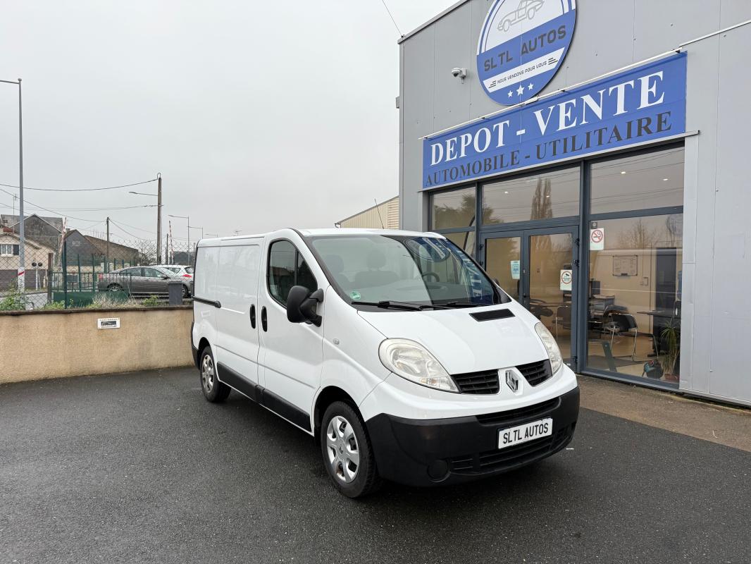 RENAULT TRAFIC - 2 PH2 2.0 DCI 115 CH GARANTIE 6 MOIS / REPRISE POSSIBLE (2012)
