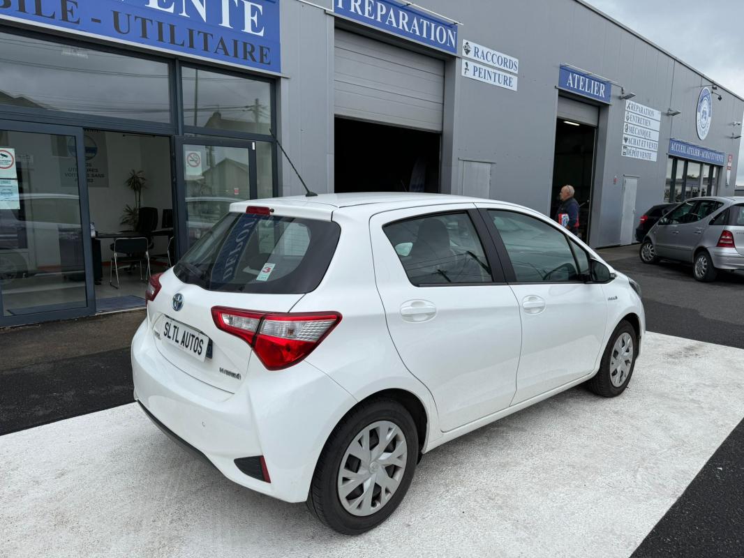 Toyota Yaris - 1.5 i BUSINESS HYBRID 100CH GARANTIR 6 MOIS/ REPRISE POSSIBLE
