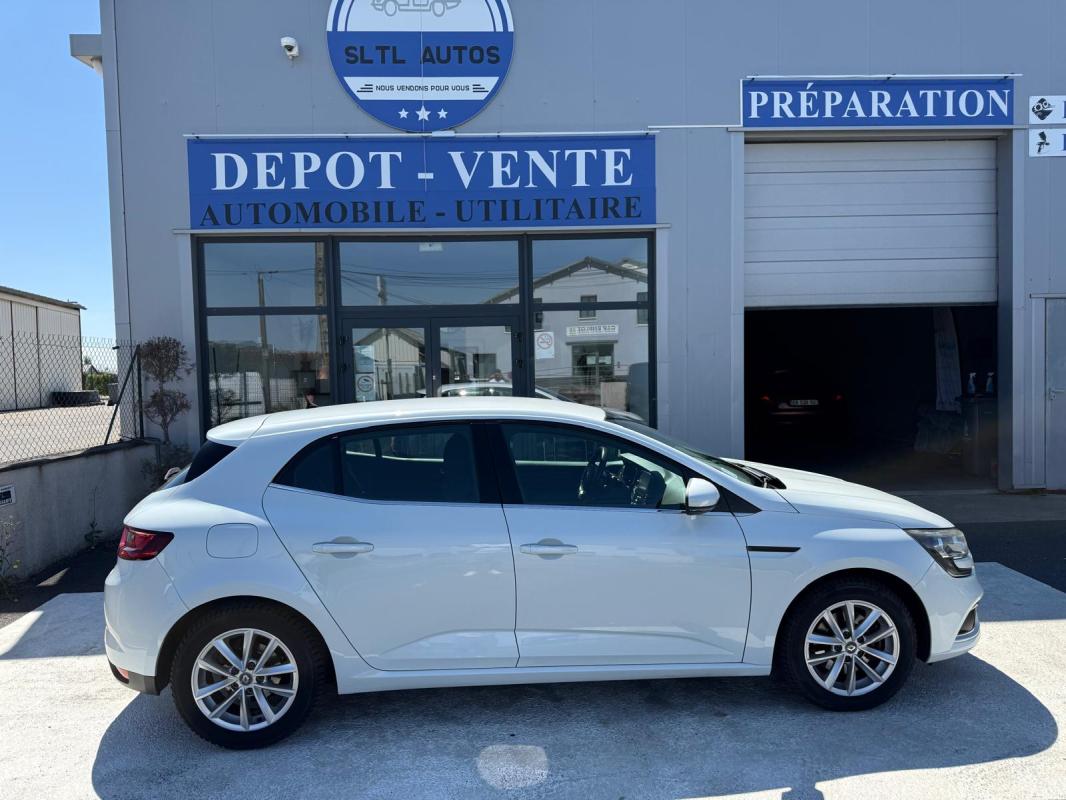 Renault Mégane - 4 1.6 DCI ZEN 130 CH GARANTIE 6 MOIS / REPRISE POSSIBLE
