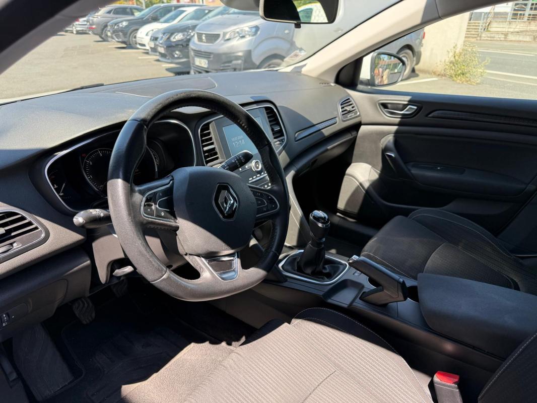 Renault Mégane - 4 1.6 DCI ZEN 130 CH GARANTIE 6 MOIS / REPRISE POSSIBLE