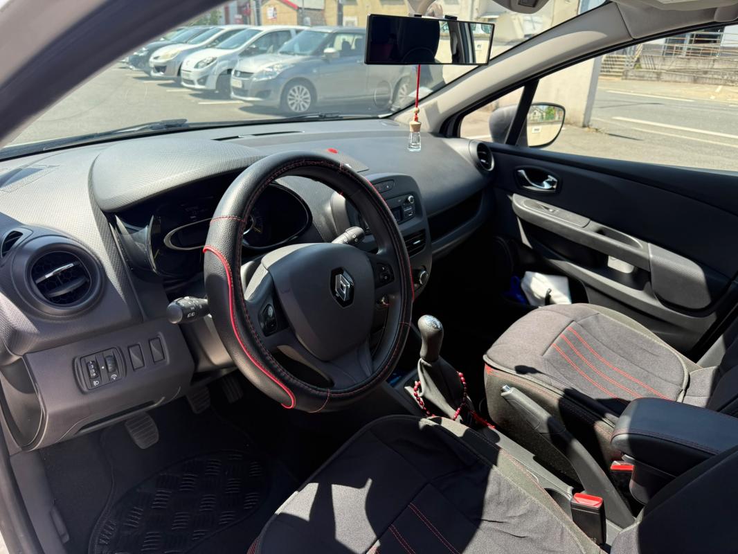 Renault Clio - 4 1.2 i 75CH GARANTIE 6 MOIS / REPRISE POSSIBLE
